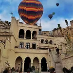 Medusa Cave Hotel 3*