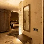 Medusa Cave 3*