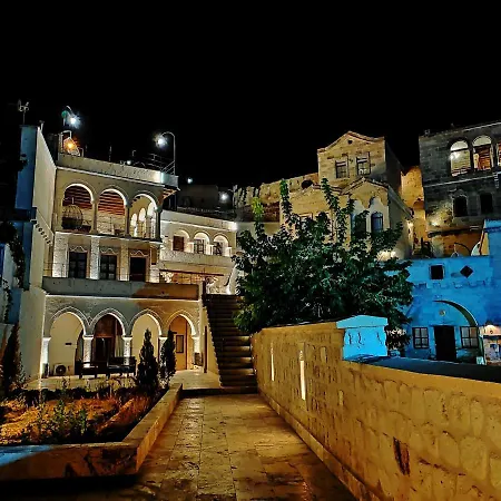Medusa Cave גורמה