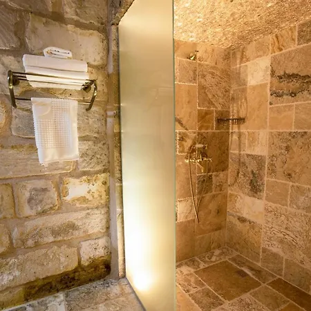 Hotel Medusa Cave