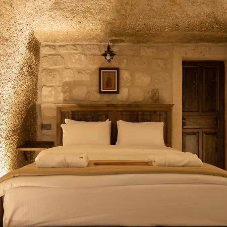 Medusa Cave Hotel 3*