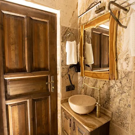 Medusa Cave Hotel 3*