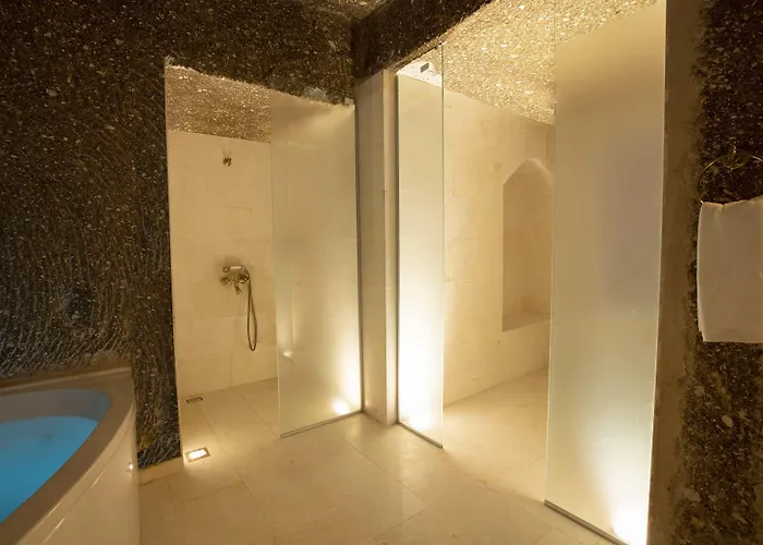 Medusa Cave Hotel 3*